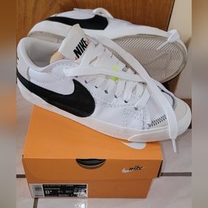 Nike, 8.5, W Blazer Low